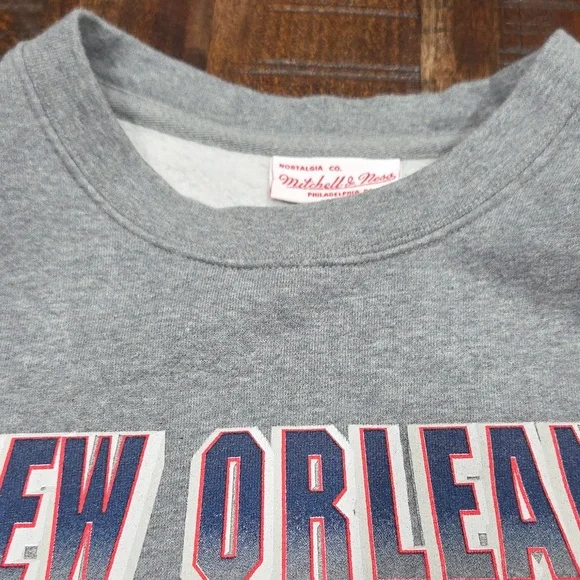 New Orleans Pelicans Basketball Gray Sweatshirt By Mitchell & Ness - Picture 4 of 9
